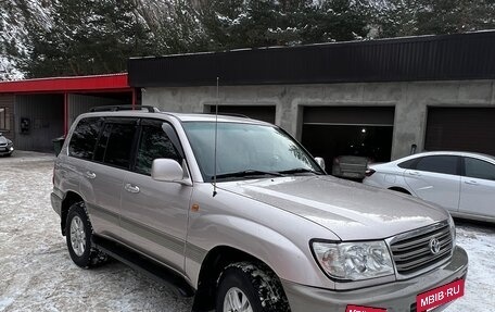 Toyota Land Cruiser 100 рестайлинг 2, 2004 год, 2 500 000 рублей, 3 фотография