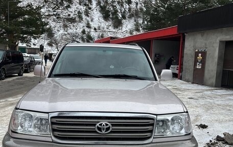 Toyota Land Cruiser 100 рестайлинг 2, 2004 год, 2 500 000 рублей, 2 фотография