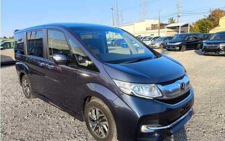 Honda Stepwgn IV, 2017 год, 1 190 000 рублей, 2 фотография