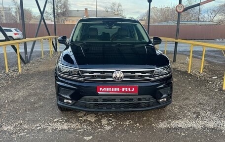Volkswagen Tiguan II, 2019 год, 2 800 000 рублей, 1 фотография