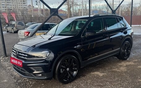 Volkswagen Tiguan II, 2019 год, 2 800 000 рублей, 3 фотография