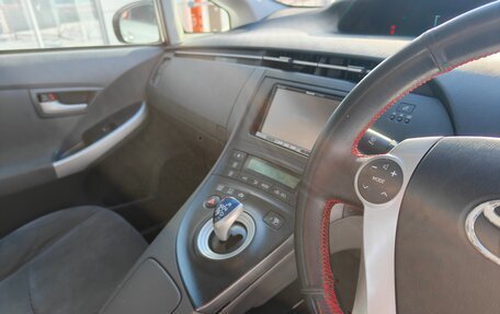 Toyota Prius, 2010 год, 1 300 000 рублей, 14 фотография