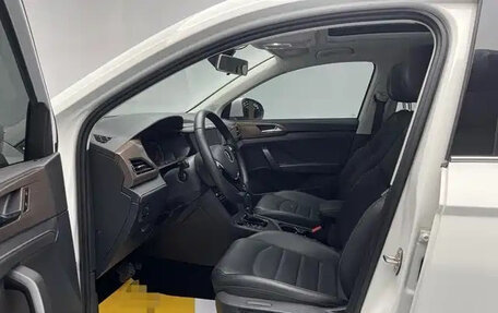 Volkswagen Tharu, 2021 год, 1 800 000 рублей, 9 фотография