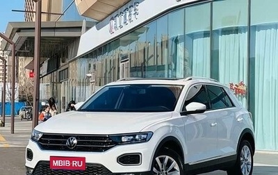 Volkswagen T-Roc I, 2021 год, 1 648 000 рублей, 1 фотография