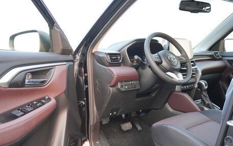 Toyota Urban Cruiser, 2026 год, 3 600 000 рублей, 5 фотография