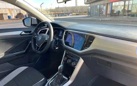 Volkswagen T-Roc I, 2021 год, 1 648 000 рублей, 10 фотография