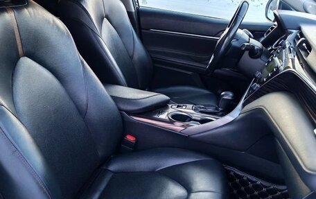 Toyota Camry, 2018 год, 2 350 000 рублей, 7 фотография