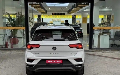 Volkswagen T-Roc I, 2019 год, 1 730 000 рублей, 3 фотография