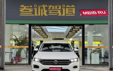 Volkswagen T-Roc I, 2019 год, 1 730 000 рублей, 2 фотография