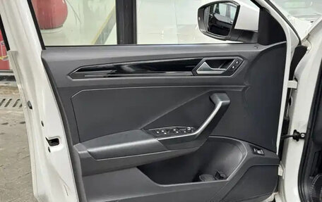 Volkswagen T-Roc I, 2019 год, 1 730 000 рублей, 12 фотография