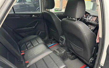 Volkswagen T-Roc I, 2019 год, 1 730 000 рублей, 16 фотография