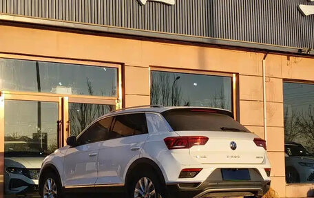 Volkswagen T-Roc I, 2022 год, 1 747 000 рублей, 6 фотография