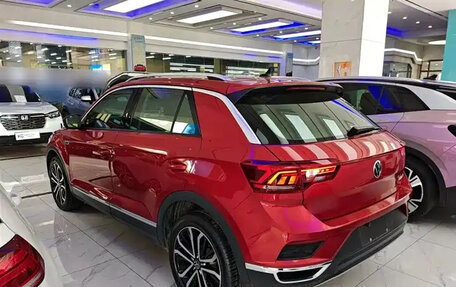 Volkswagen T-Roc I, 2021 год, 1 745 000 рублей, 5 фотография