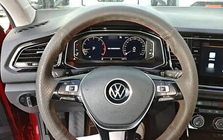 Volkswagen T-Roc I, 2021 год, 1 745 000 рублей, 9 фотография