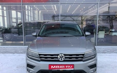 Volkswagen Tiguan II, 2019 год, 2 795 000 рублей, 2 фотография