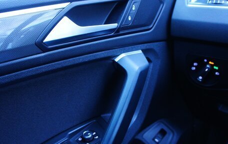 Volkswagen Tiguan II, 2019 год, 2 200 000 рублей, 12 фотография