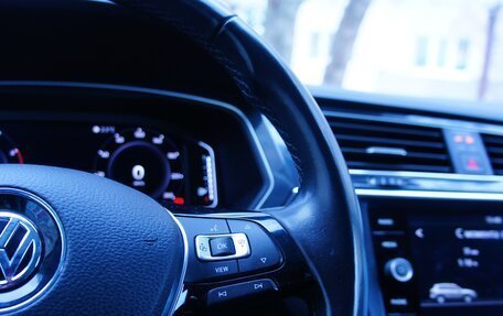 Volkswagen Tiguan II, 2019 год, 2 200 000 рублей, 10 фотография