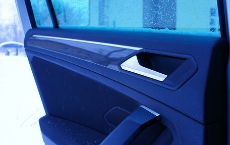 Volkswagen Tiguan II, 2019 год, 2 200 000 рублей, 13 фотография