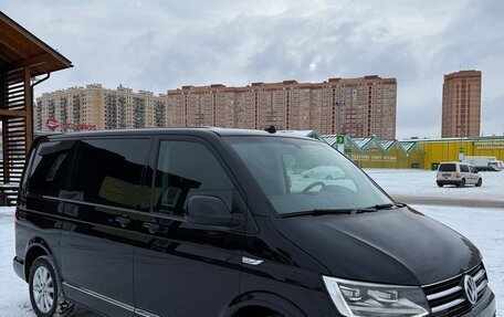 Volkswagen Caravelle T6 рестайлинг, 2018 год, 2 990 000 рублей, 1 фотография