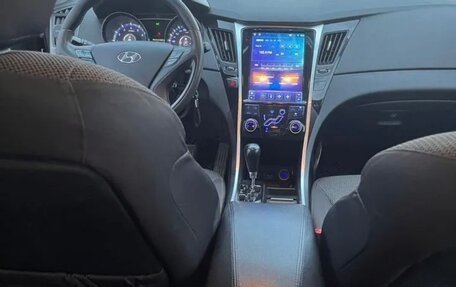 Hyundai Sonata VI, 2012 год, 750 000 рублей, 6 фотография