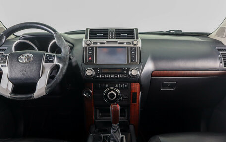 Toyota Land Cruiser Prado 150 рестайлинг 2, 2015 год, 3 339 000 рублей, 16 фотография