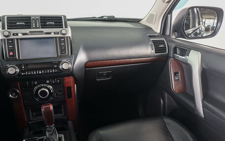 Toyota Land Cruiser Prado 150 рестайлинг 2, 2015 год, 3 339 000 рублей, 17 фотография