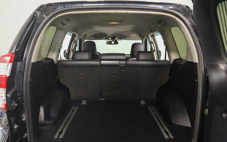 Toyota Land Cruiser Prado 150 рестайлинг 2, 2015 год, 3 339 000 рублей, 8 фотография