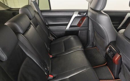 Toyota Land Cruiser Prado 150 рестайлинг 2, 2015 год, 3 339 000 рублей, 13 фотография