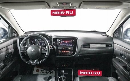 Mitsubishi Outlander III рестайлинг 3, 2020 год, 2 650 000 рублей, 9 фотография