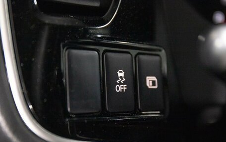 Mitsubishi Outlander III рестайлинг 3, 2020 год, 2 650 000 рублей, 19 фотография