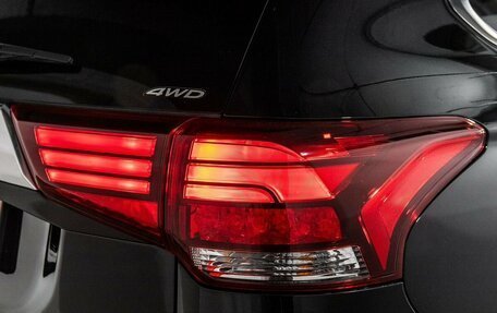 Mitsubishi Outlander III рестайлинг 3, 2020 год, 2 650 000 рублей, 24 фотография