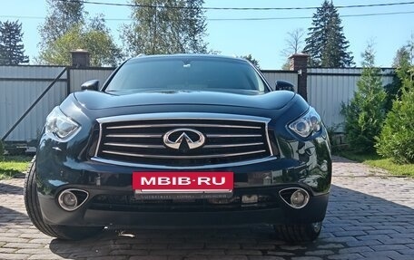 Infiniti QX70, 2015 год, 2 500 000 рублей, 17 фотография