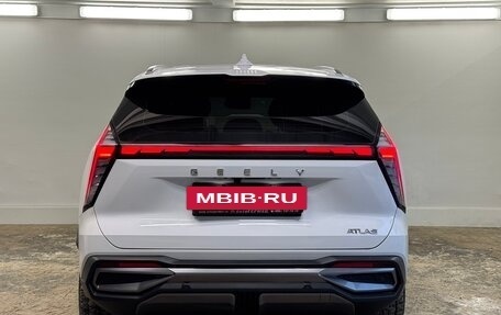 Geely Atlas, 2023 год, 2 900 000 рублей, 3 фотография