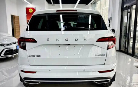 Skoda Karoq I, 2022 год, 1 800 000 рублей, 5 фотография