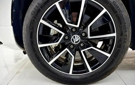 Skoda Karoq I, 2022 год, 1 800 000 рублей, 11 фотография