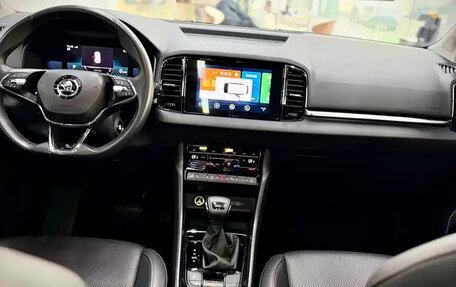 Skoda Karoq I, 2022 год, 1 800 000 рублей, 9 фотография