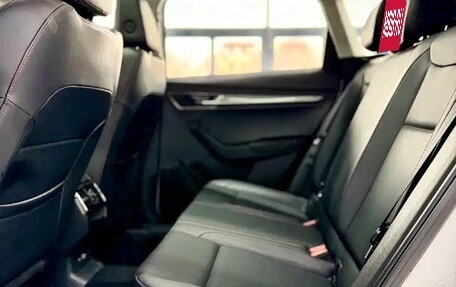 Skoda Karoq I, 2022 год, 1 800 000 рублей, 17 фотография