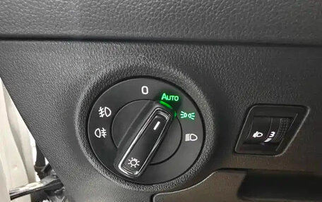 Skoda Karoq I, 2022 год, 2 000 000 рублей, 8 фотография