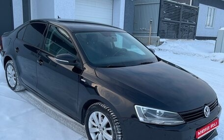 Volkswagen Jetta VI, 2013 год, 920 000 рублей, 1 фотография