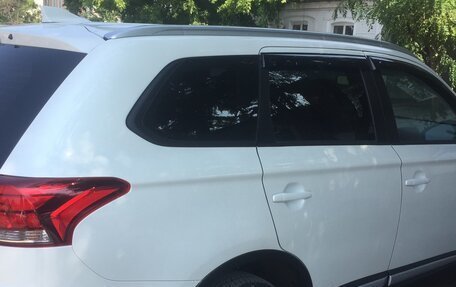 Mitsubishi Outlander III рестайлинг 3, 2018 год, 2 150 000 рублей, 4 фотография