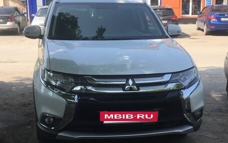 Mitsubishi Outlander III рестайлинг 3, 2018 год, 2 150 000 рублей, 3 фотография