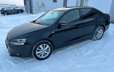 Volkswagen Jetta VI, 2013 год, 920 000 рублей, 3 фотография