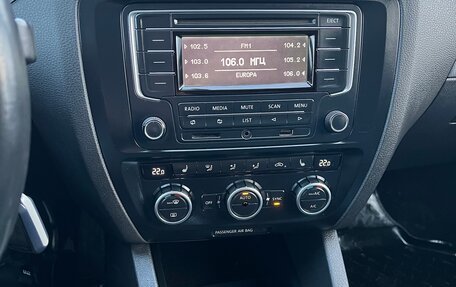 Volkswagen Jetta VI, 2013 год, 920 000 рублей, 15 фотография