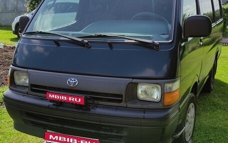 Toyota HiAce H100, 1998 год, 850 000 рублей, 1 фотография