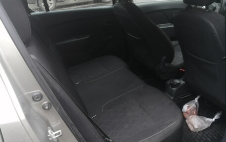 Renault Sandero II рестайлинг, 2015 год, 700 000 рублей, 9 фотография