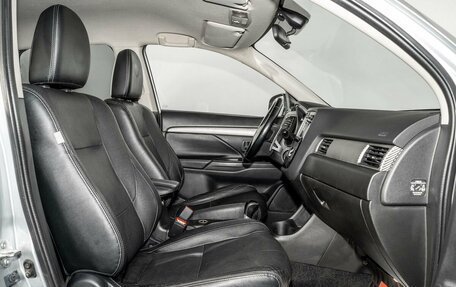 Mitsubishi Outlander III рестайлинг 3, 2014 год, 1 650 000 рублей, 5 фотография