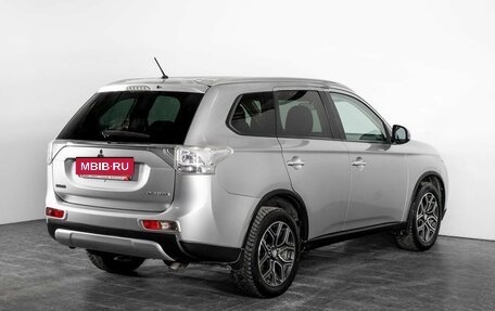 Mitsubishi Outlander III рестайлинг 3, 2014 год, 1 650 000 рублей, 3 фотография