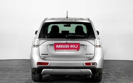 Mitsubishi Outlander III рестайлинг 3, 2014 год, 1 650 000 рублей, 4 фотография