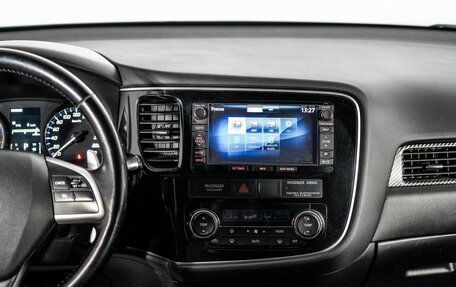 Mitsubishi Outlander III рестайлинг 3, 2014 год, 1 650 000 рублей, 11 фотография