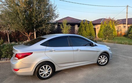 Hyundai Solaris II рестайлинг, 2011 год, 500 000 рублей, 2 фотография